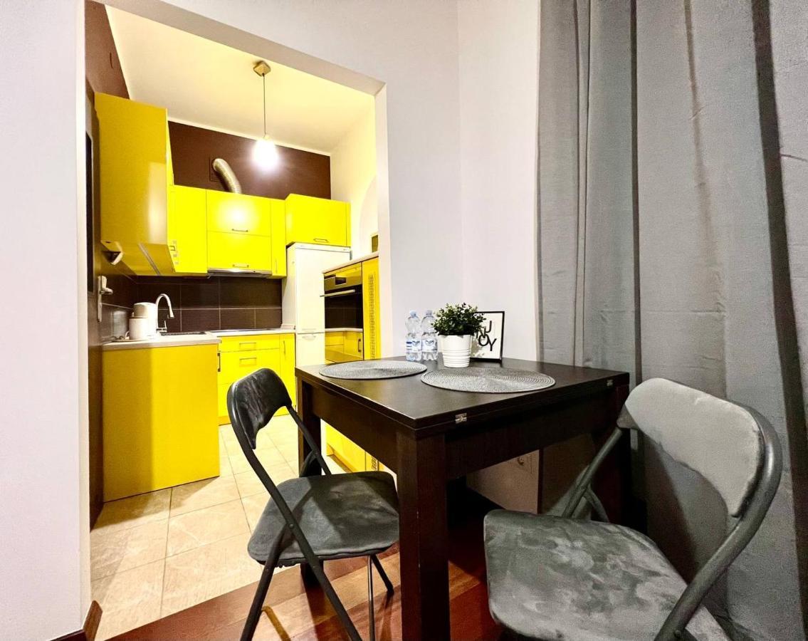 K22 Filtrowa Apart Warsaw Luaran gambar